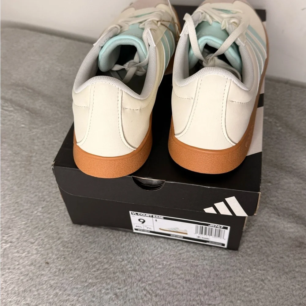 Adidas VL Court Base Sneakers Women’s Size 9 Cream Mint Gum Sole NIB